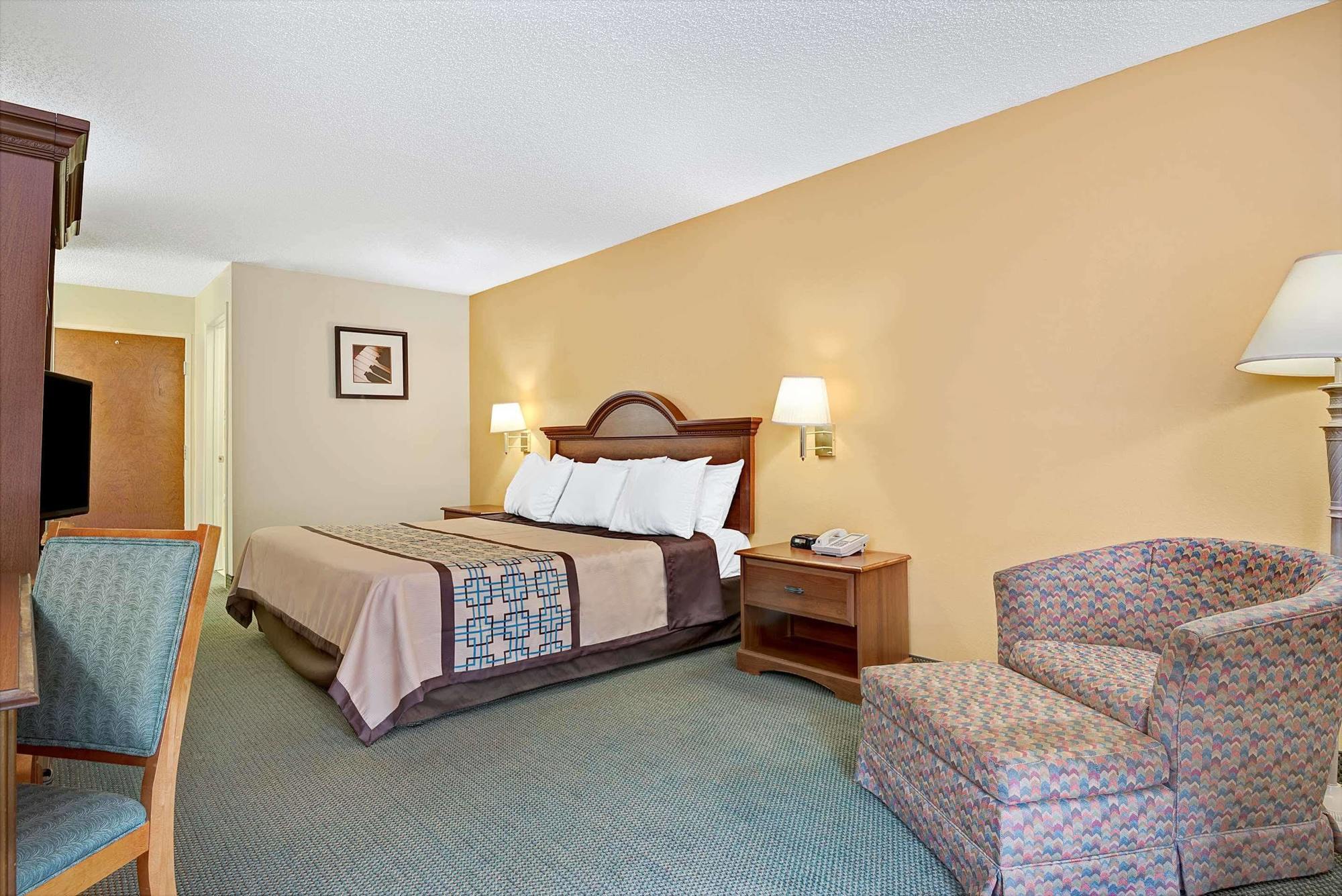 Days Inn By Wyndham Burlington East Haw River Dış mekan fotoğraf